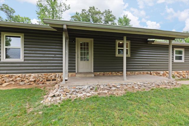 7056 Arrowwood Rd, Gilmer, TX 75644