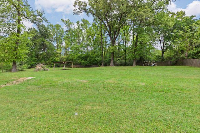 7056 Arrowwood Rd, Gilmer, TX 75644
