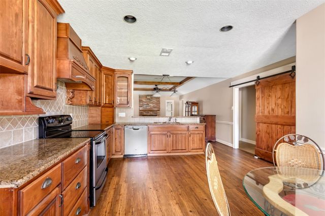 9614 Pinehurst Street, Baytown, TX 77521