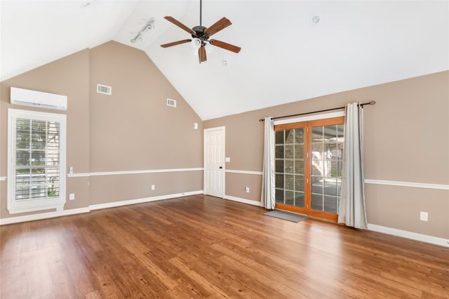 9614 Pinehurst Street, Baytown, TX 77521