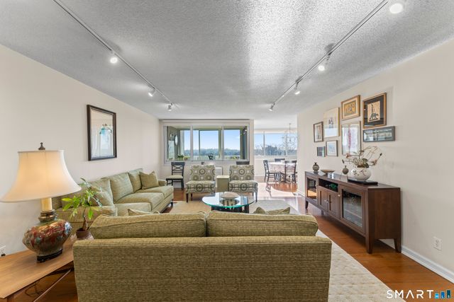 1 Strawberry Hill Avenue APT 10A, Stamford, CT 06902