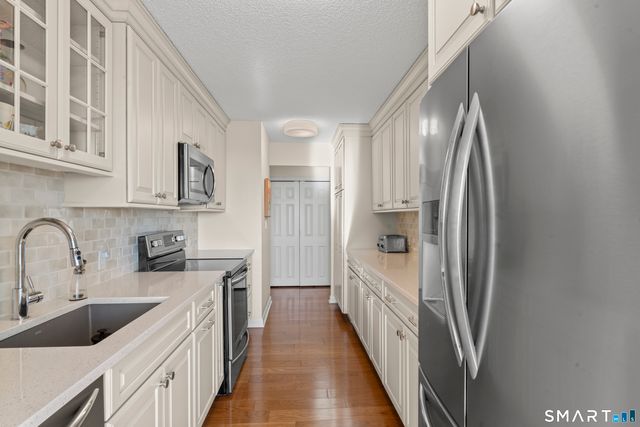 1 Strawberry Hill Avenue APT 10A, Stamford, CT 06902