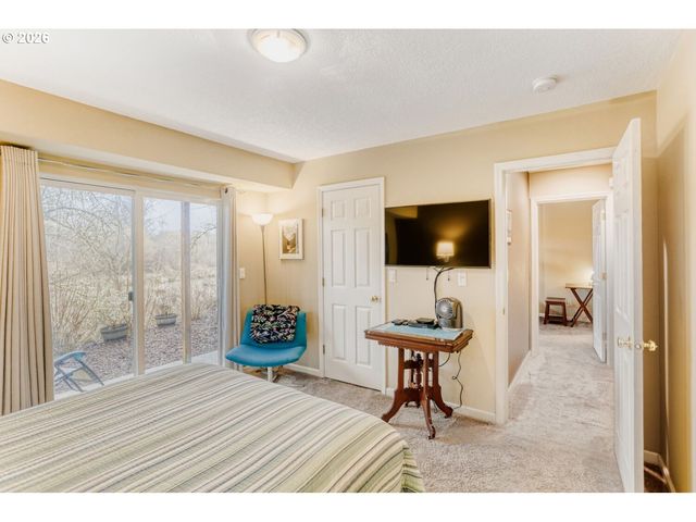 13217 Sw SUMMERWOOD Dr, Portland, OR 97223