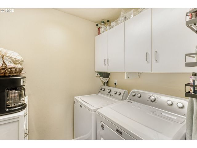 13217 Sw SUMMERWOOD Dr, Portland, OR 97223