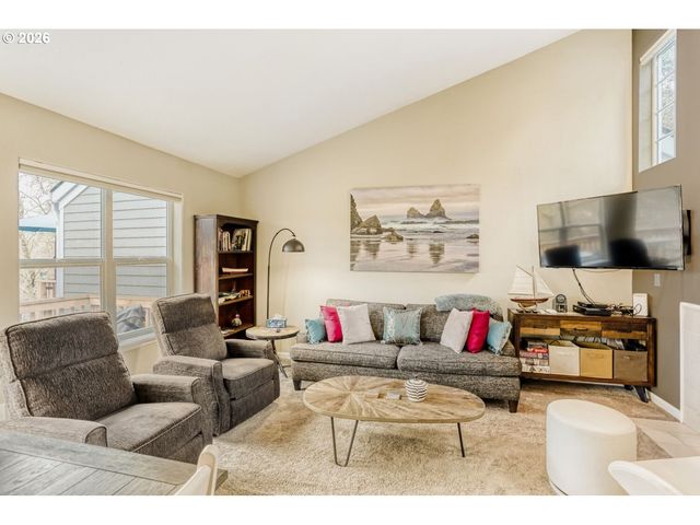 13217 Sw SUMMERWOOD Dr, Portland, OR 97223