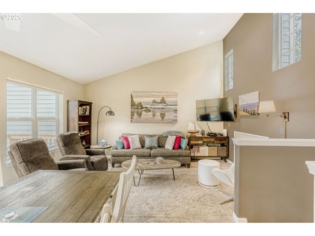 13217 Sw SUMMERWOOD Dr, Portland, OR 97223