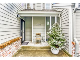 13217 Sw SUMMERWOOD Dr, Portland, OR 97223
