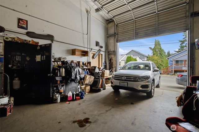 14045 Midvale Avenue N, Shoreline, WA 98133