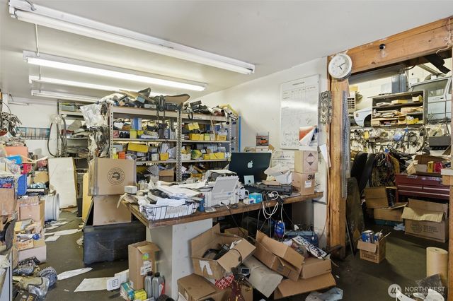 14045 Midvale Avenue N, Shoreline, WA 98133