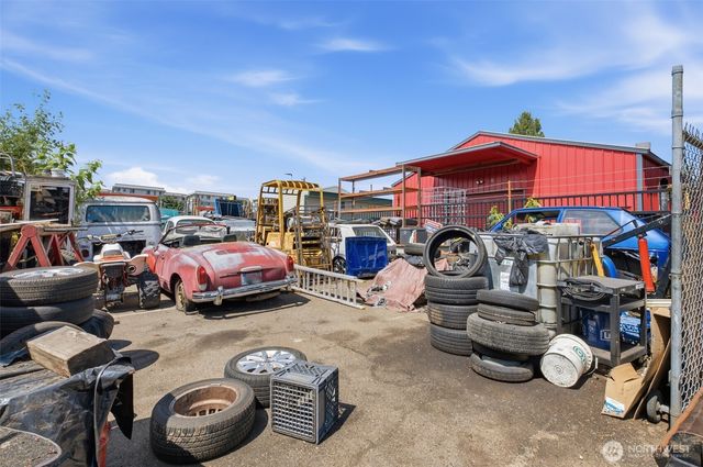 14045 Midvale Avenue N, Shoreline, WA 98133