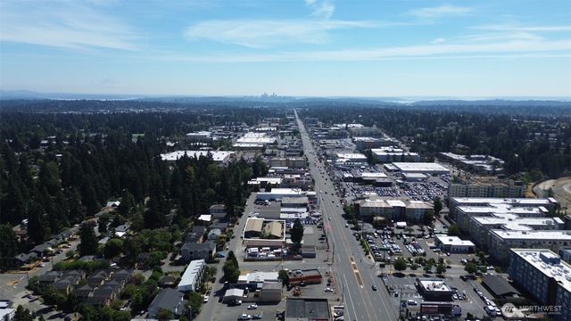 14045 Midvale Avenue N, Shoreline, WA 98133