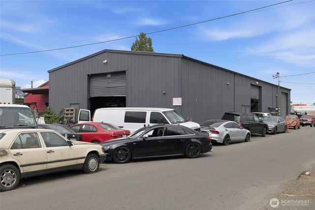 14045 Midvale Avenue N, Shoreline, WA 98133