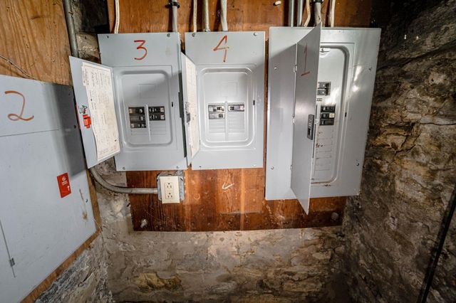 337 Maria Avenue, Saint Paul, MN 55106