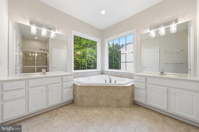 19 ANNE DR, Hammonton, NJ 08037