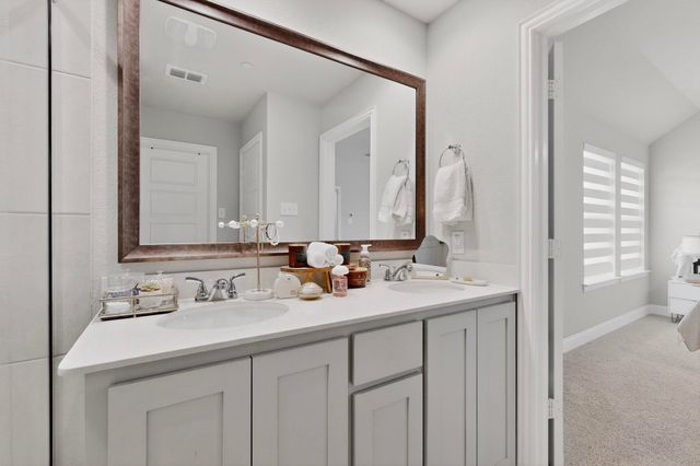 6040 Bursey Road, Watauga, TX 76148