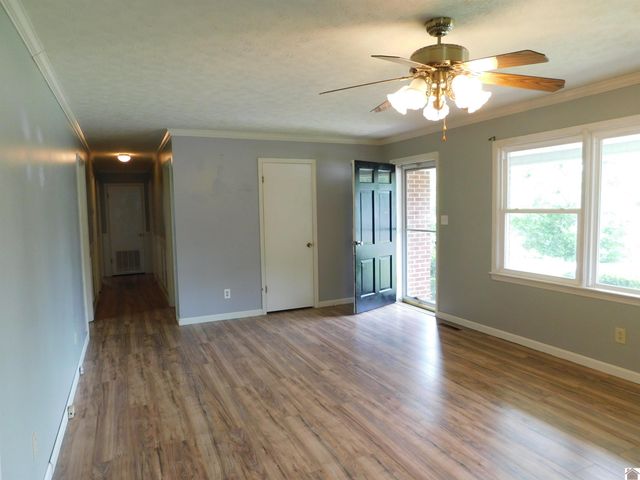 202 E. 19th St., Benton, KY 42025