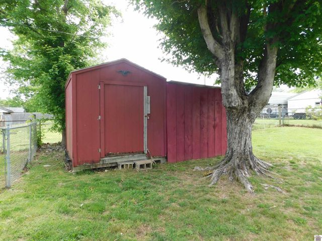 202 E. 19th St., Benton, KY 42025