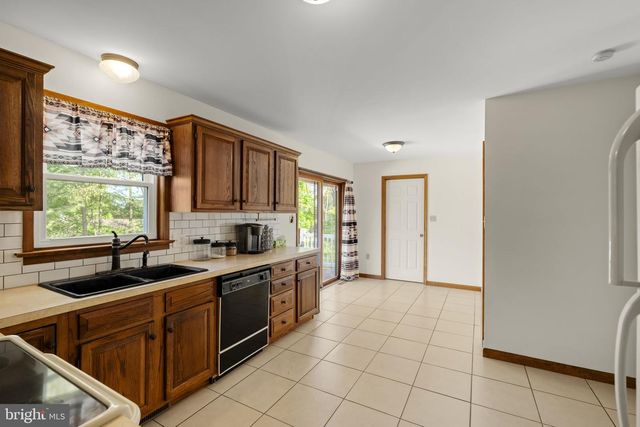 107 LYNWOOD ST, Terre Hill, PA 17581