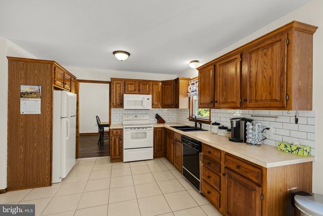 107 LYNWOOD ST, Terre Hill, PA 17581