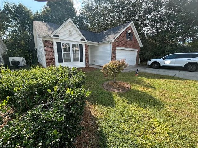 5024 Brian Center Lane, Winston-salem, NC 27105