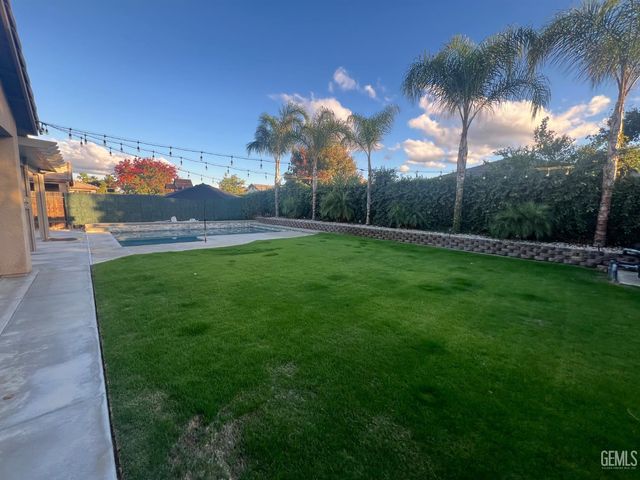 10619 Alondra Drive, Bakersfield, CA 93311