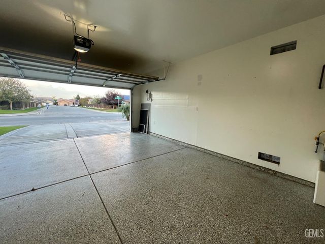 10619 Alondra Drive, Bakersfield, CA 93311