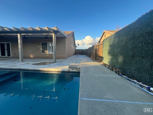 10619 Alondra Drive, Bakersfield, CA 93311