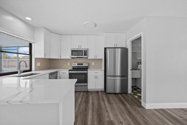 117 SE Lakehurst Drive Drive, Port St Lucie, FL 34953