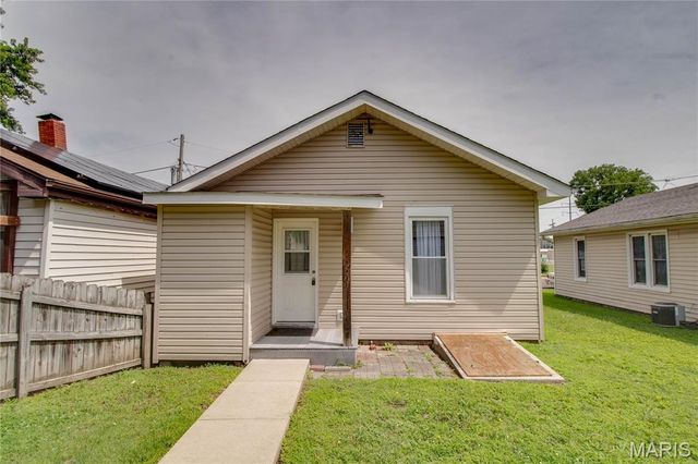110 W Cherry Street, Hartford, IL 62048