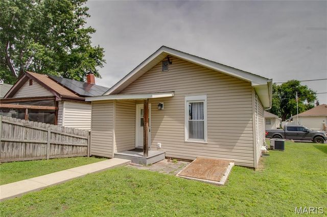 110 W Cherry Street, Hartford, IL 62048