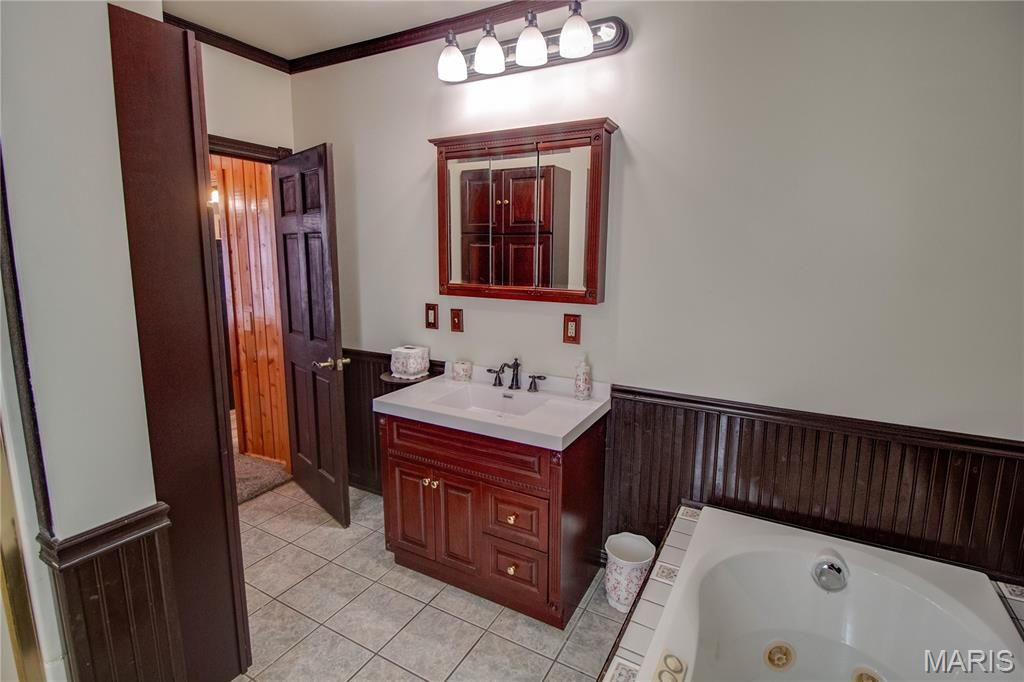 Image 18 of property listing at 110 W Cherry Street, Hartford, IL 62048