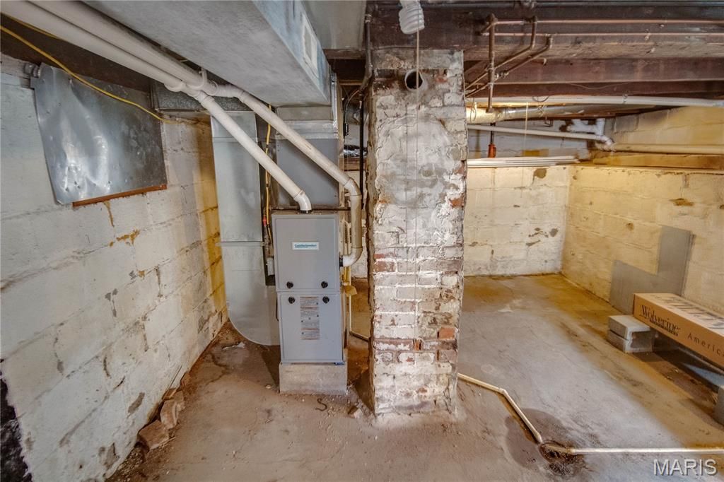 Image 22 of property listing at 110 W Cherry Street, Hartford, IL 62048