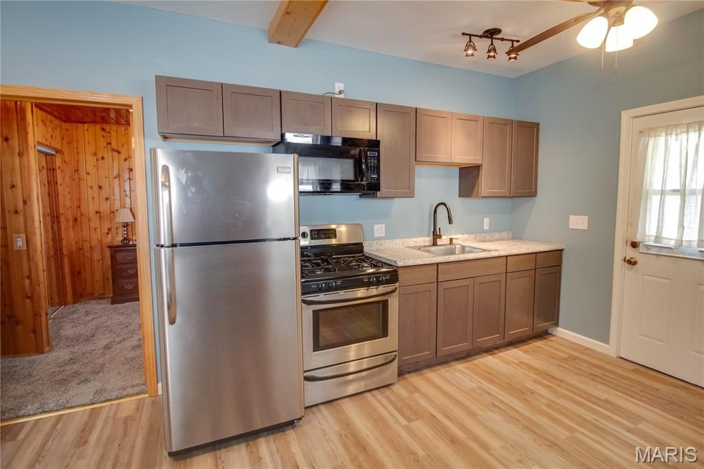 Image 10 of property listing at 110 W Cherry Street, Hartford, IL 62048