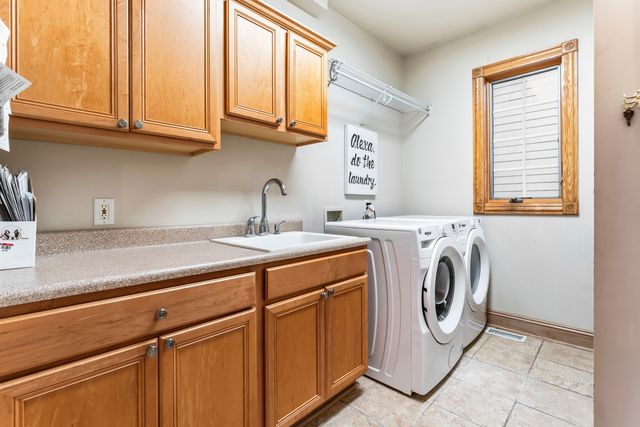 9241 Ruth Court, St. John, IN 46373