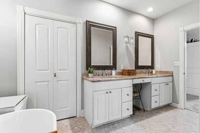 9241 Ruth Court, St. John, IN 46373