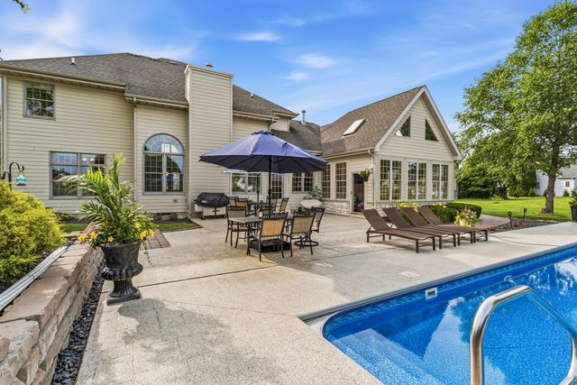 9241 Ruth Court, St. John, IN 46373