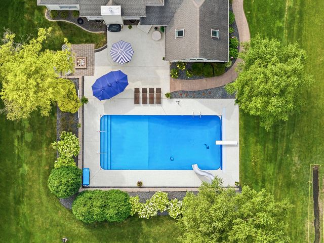 9241 Ruth Court, St. John, IN 46373