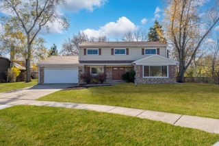 4013 Radcliffe Drive, Northbrook, IL 60062