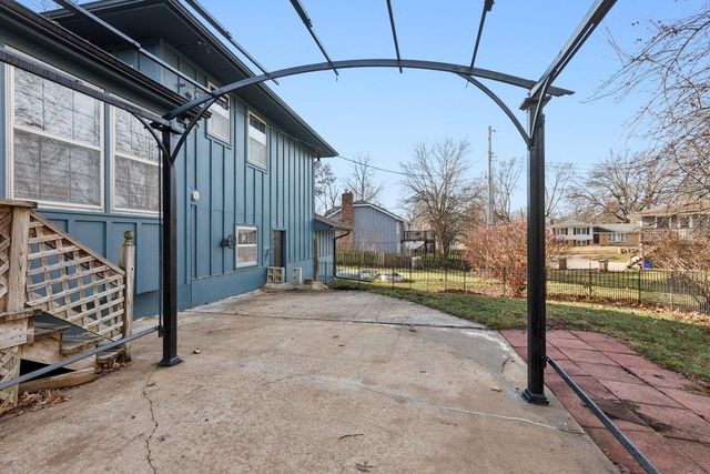 506 S Adams Street, Raymore, MO 64083