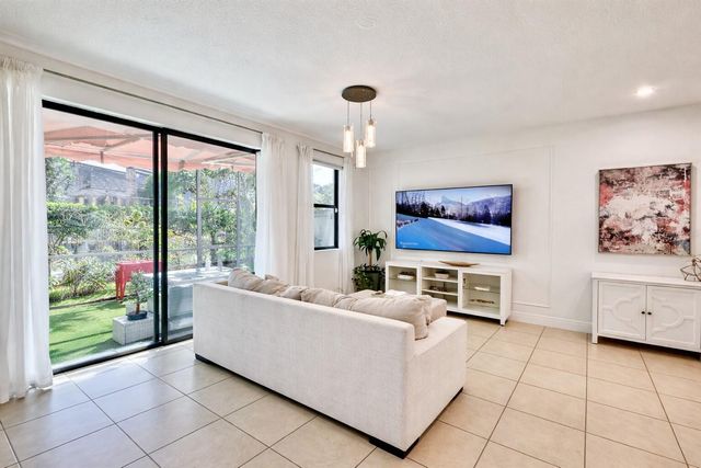 8458 KELSALL DRIVE, Orlando, FL 32832