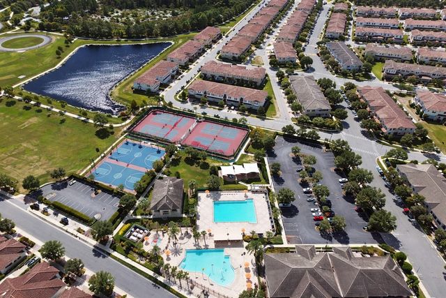 8458 KELSALL DRIVE, Orlando, FL 32832