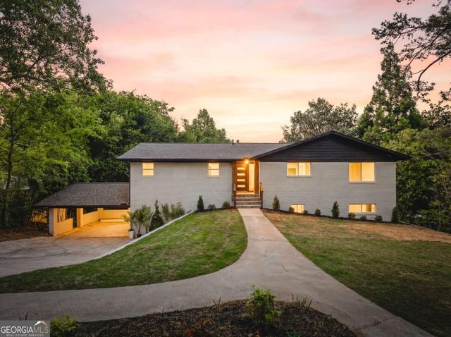 1679 Oak Lane NE, Atlanta, GA 30329