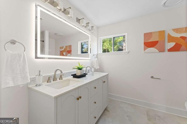 1679 Oak Lane NE, Atlanta, GA 30329