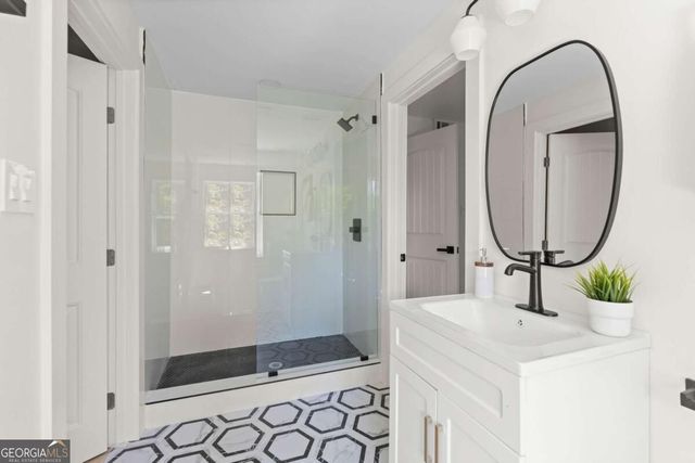 1679 Oak Lane NE, Atlanta, GA 30329
