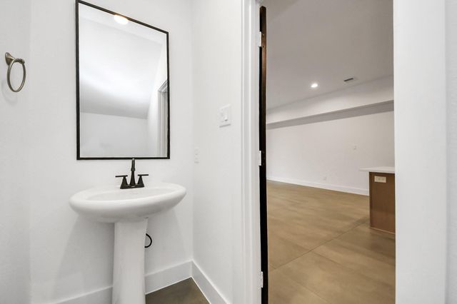 954 Junell Street A, Houston, TX 77088