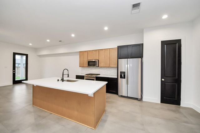 954 Junell Street A, Houston, TX 77088