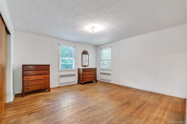 62 Squires Avenue, East Quogue, NY 11942