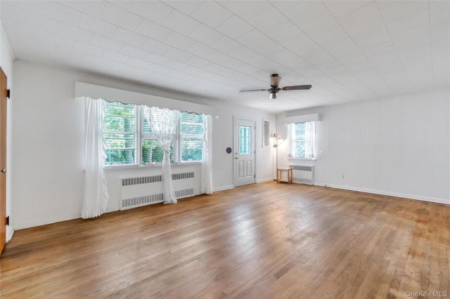 62 Squires Avenue, East Quogue, NY 11942