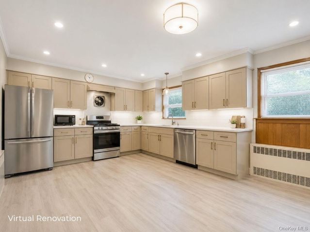 62 Squires Avenue, East Quogue, NY 11942