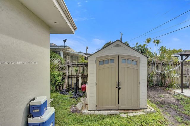 7544 Adventure Ave, North Bay Village, FL 33141